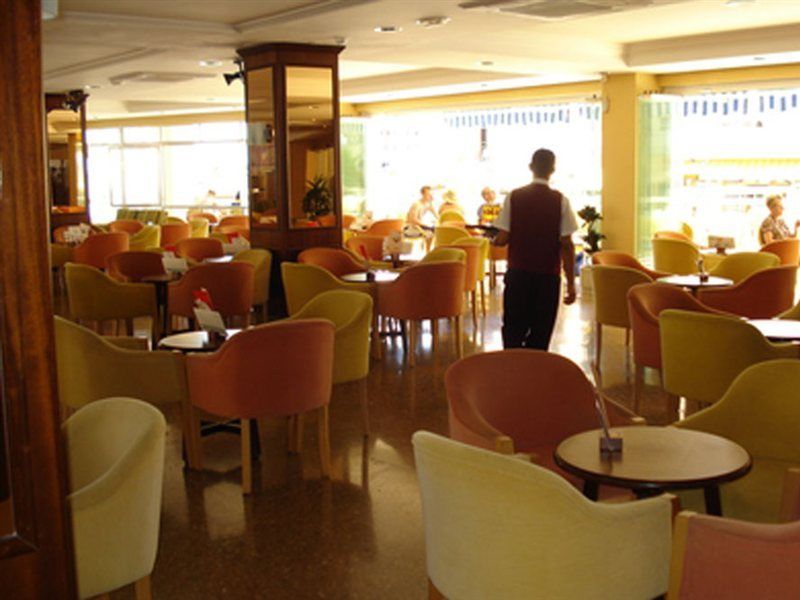 Universal Hotel Perla S'Illot  Exterior photo